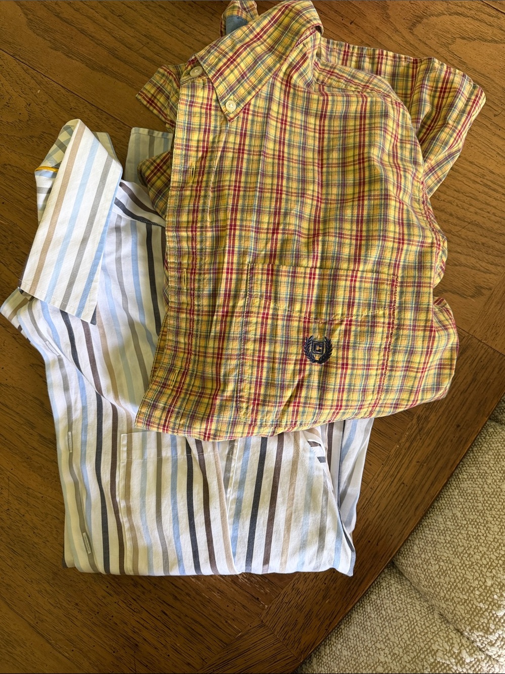 Bundle of 2 Men’s long-sleeve button-up shirts